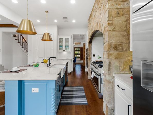 1932 Wimberly LN, Austin TX 78735