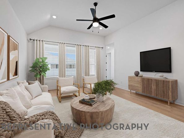 125 Three Oaks LN, Georgetown TX 78628