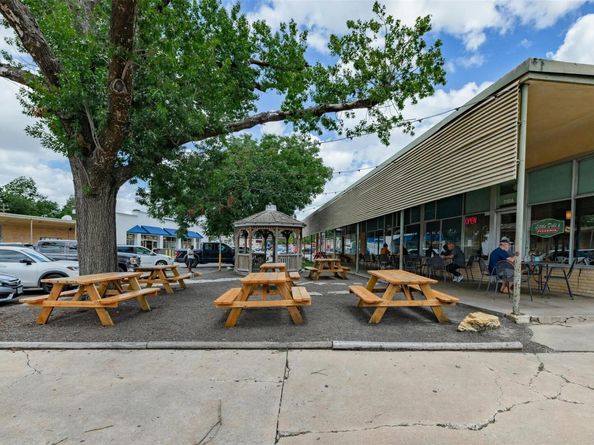 2000 Alegria RD A, Austin TX 78757
