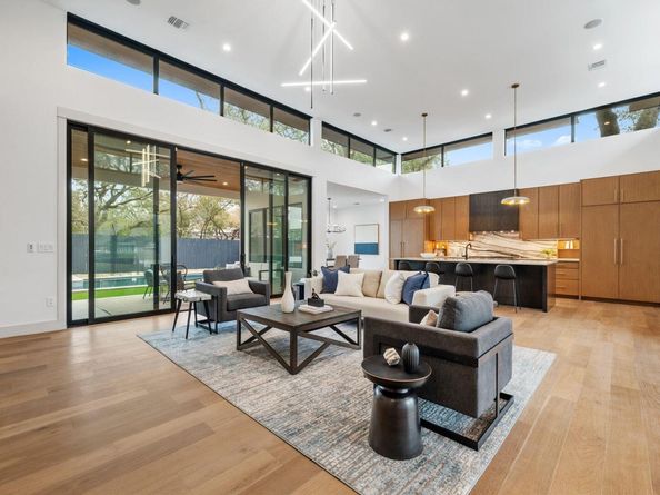 4216 Deepwoods DR, Austin TX 78731
