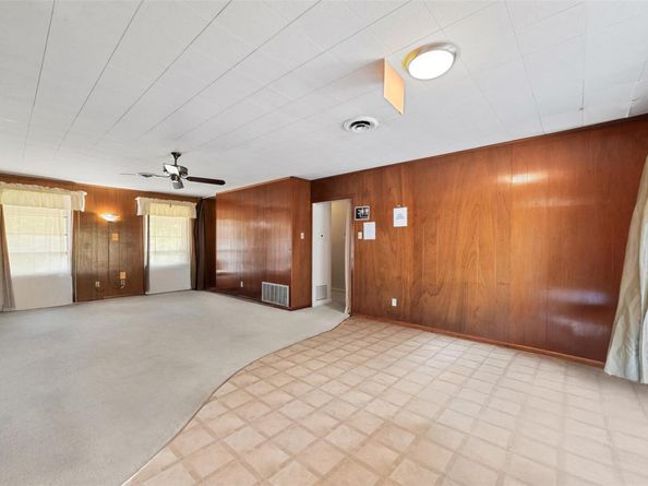 1105 E Applegate DR, Austin TX 78753