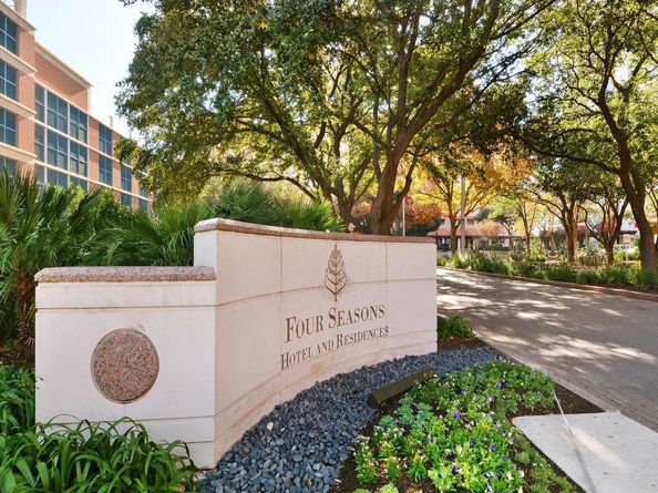 98 San Jacinto BLVD 2406, Austin TX 78701