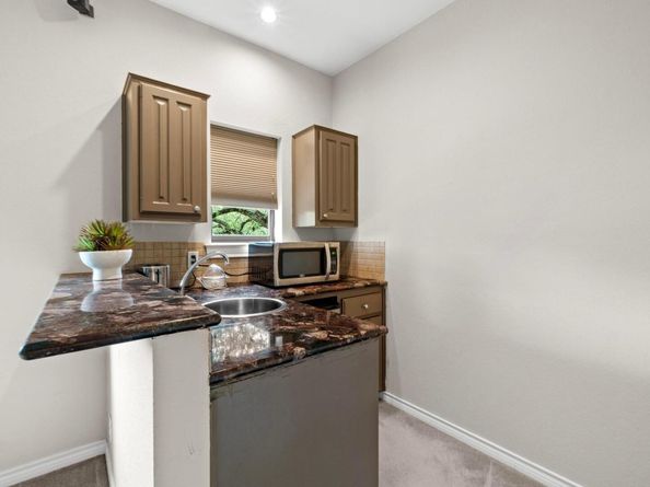 8900 Bell Mountain DR, Austin TX 78730