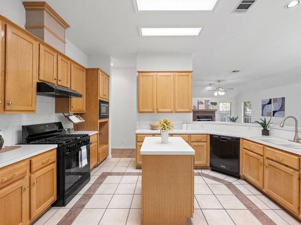 4917 Flaming Oak CV, Austin TX 78749