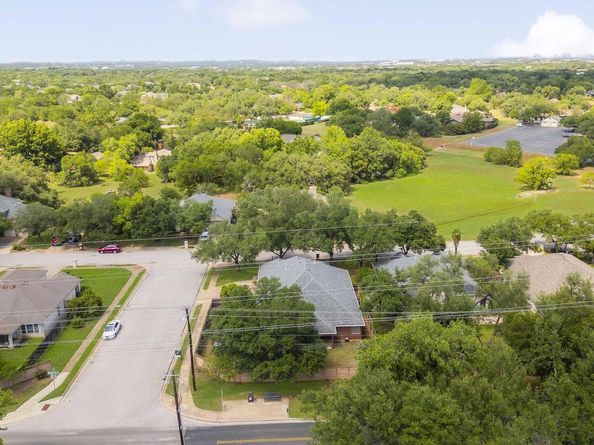 4917 Flaming Oak CV, Austin TX 78749