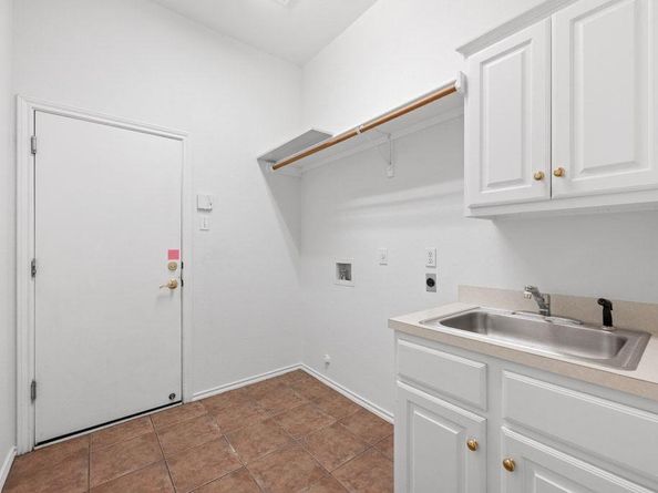 4917 Flaming Oak CV, Austin TX 78749