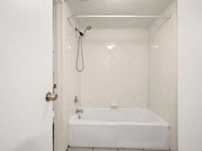 2122 Hancock DR 110, Austin TX 78756