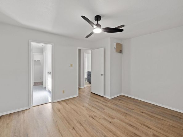 10001 Woodglen DR, Austin TX 78753
