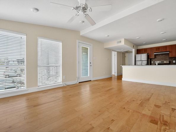 909 Reinli ST 240, Austin TX 78751