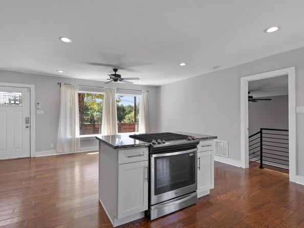 2609 S 5th ST, Austin TX 78704