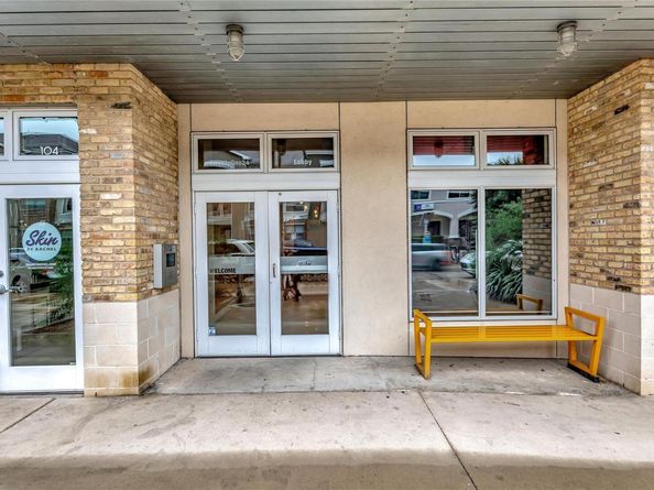 2124 E 6th ST 305, Austin TX 78702