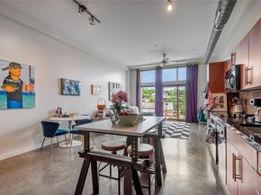 2124 E 6th ST 305, Austin TX 78702