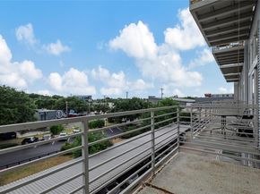 2124 E 6th ST 305, Austin TX 78702