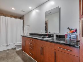 2124 E 6th ST 305, Austin TX 78702