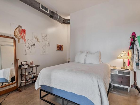 2124 E 6th ST 305, Austin TX 78702