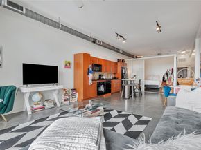 2124 E 6th ST 305, Austin TX 78702