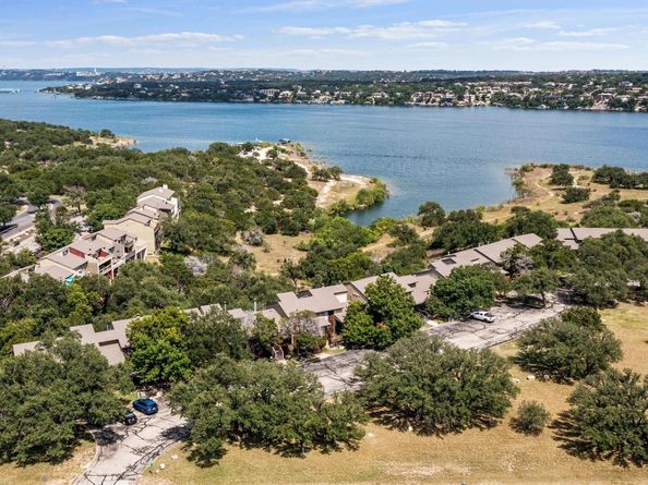 113 Comanche PT, Point Venture TX 78645