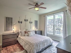 2226 Westlake DR 13, Austin TX 78746