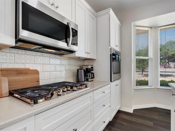 12049 Lincolnshire DR, Austin TX 78758