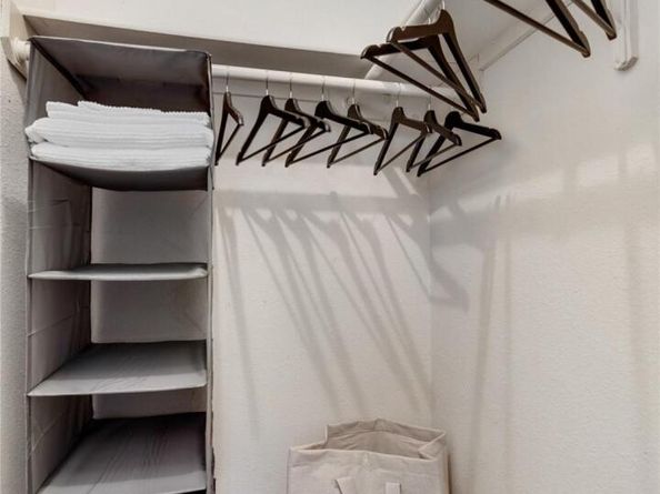 12049 Lincolnshire DR, Austin TX 78758