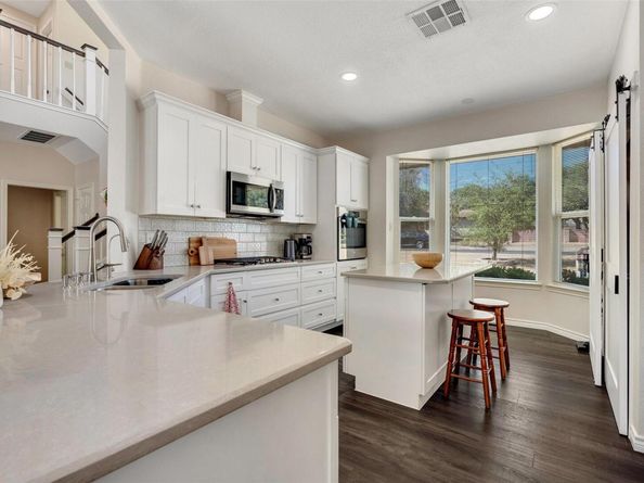 12049 Lincolnshire DR, Austin TX 78758