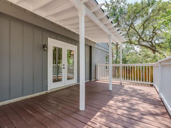 5703 Kayview DR, Austin TX 78749