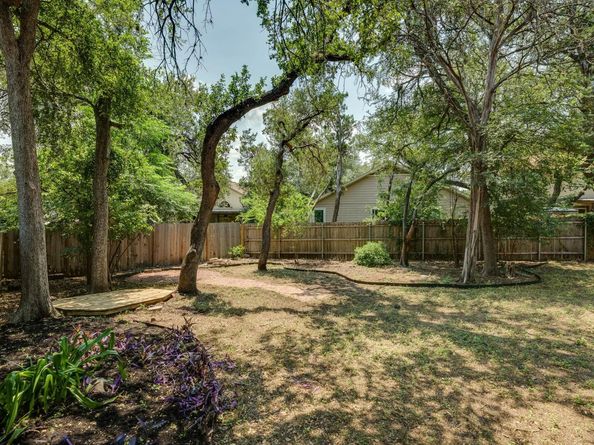 5703 Kayview DR, Austin TX 78749