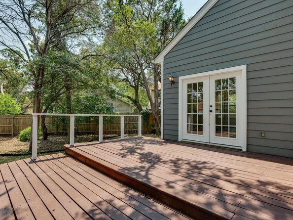 5703 Kayview DR, Austin TX 78749
