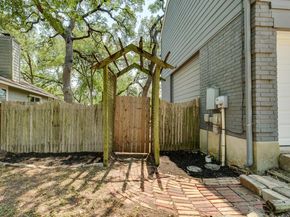 5703 Kayview DR, Austin TX 78749