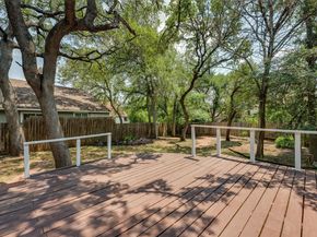 5703 Kayview DR, Austin TX 78749