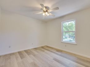 5703 Kayview DR, Austin TX 78749