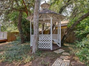5703 Kayview DR, Austin TX 78749