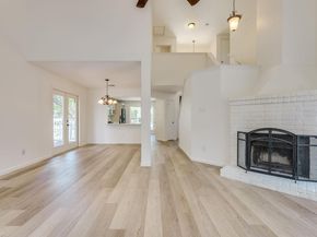 5703 Kayview DR, Austin TX 78749