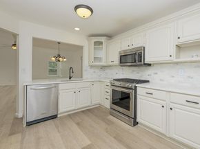 5703 Kayview DR, Austin TX 78749