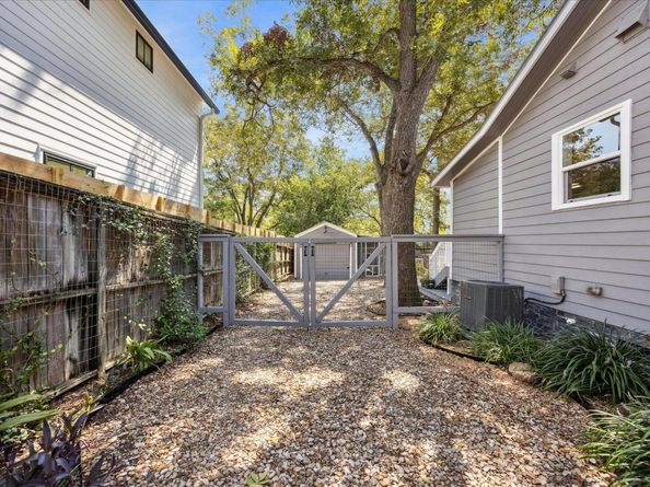 1405 Oxford Ave, Austin TX 78704