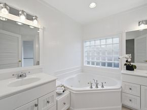 2106 Cypress PT E, Austin TX 78746