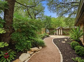 2106 Cypress PT E, Austin TX 78746