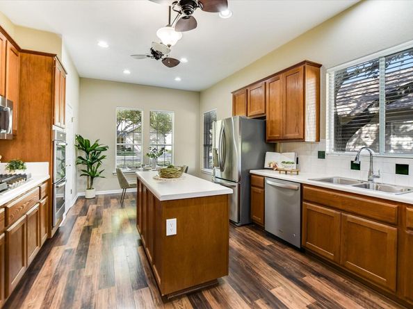 105 Goodwater ST, Georgetown TX 78633