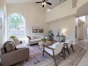 7208 Gentle Oak DR, Austin TX 78749