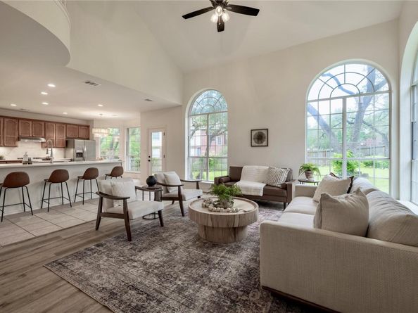 7208 Gentle Oak DR, Austin TX 78749