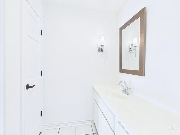 1501 Barton Springs RD 222, Austin TX 78704