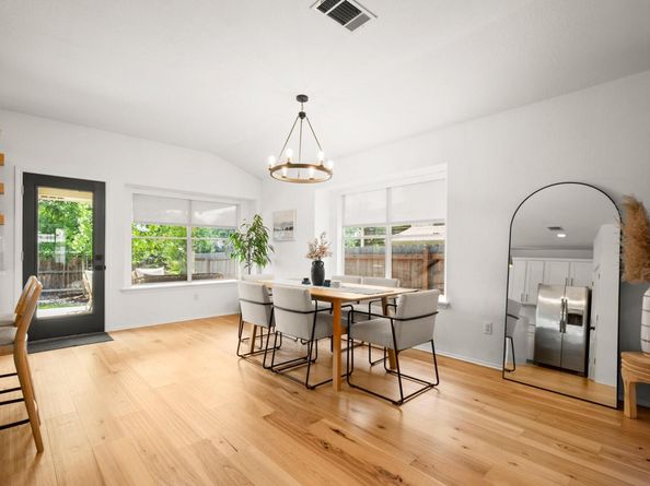 8809 Lanna Bluff LOOP, Austin TX 78749