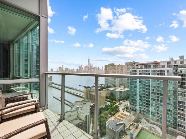 1 Shore Lane 2711/2710, Jersey City NJ 07310