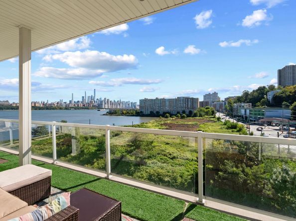 3 Somerset Lane 504, Edgewater NJ 07020