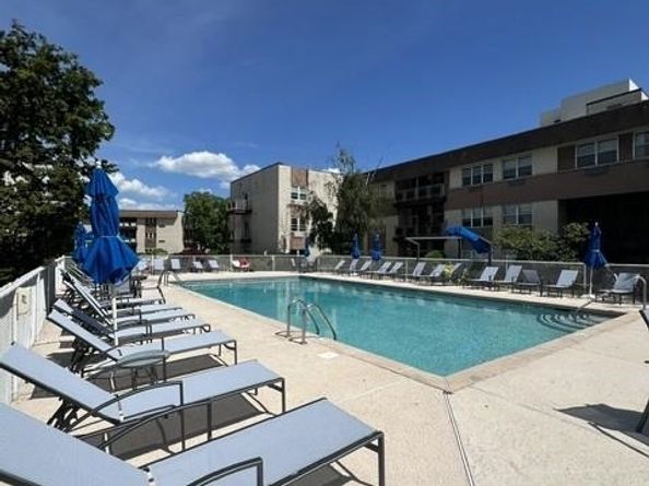 1111 River Rd c8, Edgewater NJ 07020