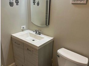 238 Harmon Cove Tower, Secaucus NJ 07094