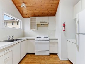 2455 3rd St, Fort Lee NJ 07024-4068