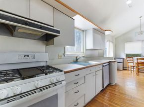 2455 3rd St, Fort Lee NJ 07024-4068