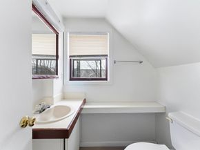 2455 3rd St, Fort Lee NJ 07024-4068