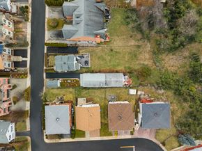 2455 3rd St, Fort Lee NJ 07024-4068